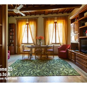 Appartement met een Slaapkamer in een Bijgebouw